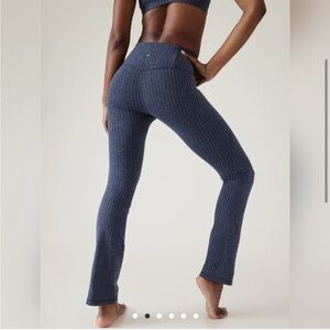 Athleta Elation Textured Straight Leg Pant Size Medium